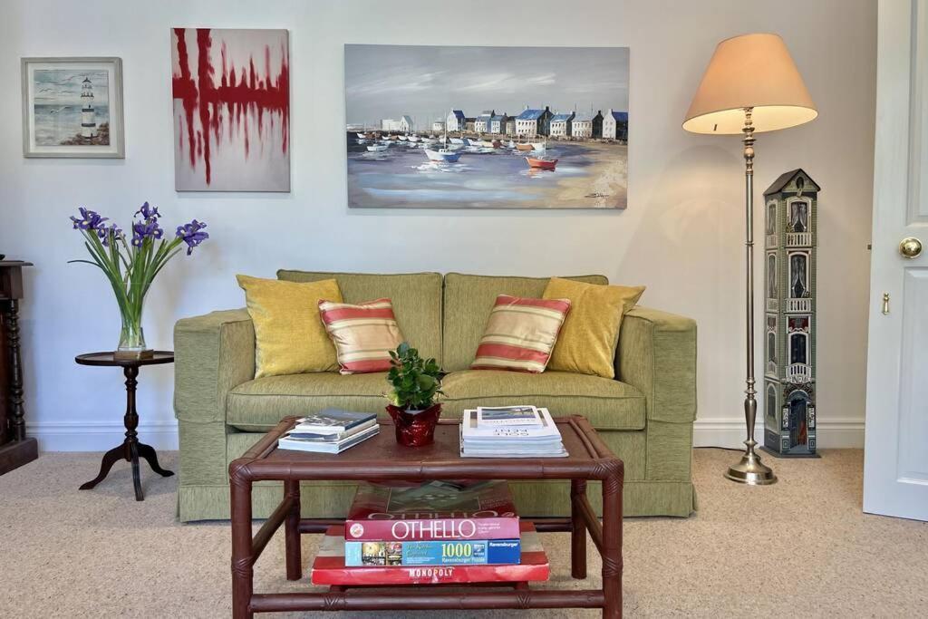 Lavender Apartment - Spacious Apartment Close To The Beach Deal Exterior foto